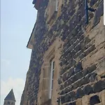 فندق مبيت وإفطار La Tour Noble Saint-Saturnin (Puy-de-Dome)
