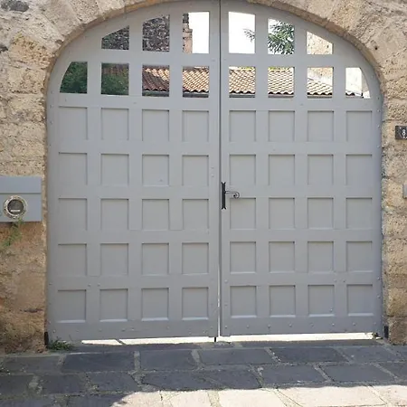 La Tour Noble 3* Saint-Saturnin (Puy-de-Dome)