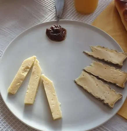 La Tour Noble Frühstückspension 3*