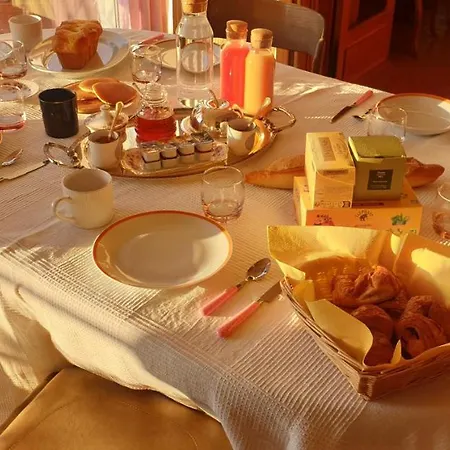 La Tour Noble Couette-café *