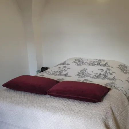 Frühstückspension La Tour Noble 3*
