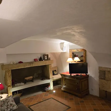 La Tour Noble 3* Saint-Saturnin (Puy-de-Dome)