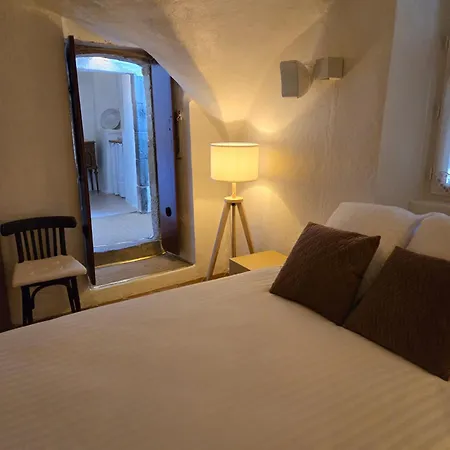 La Tour Noble Saint-Saturnin (Puy-de-Dome)